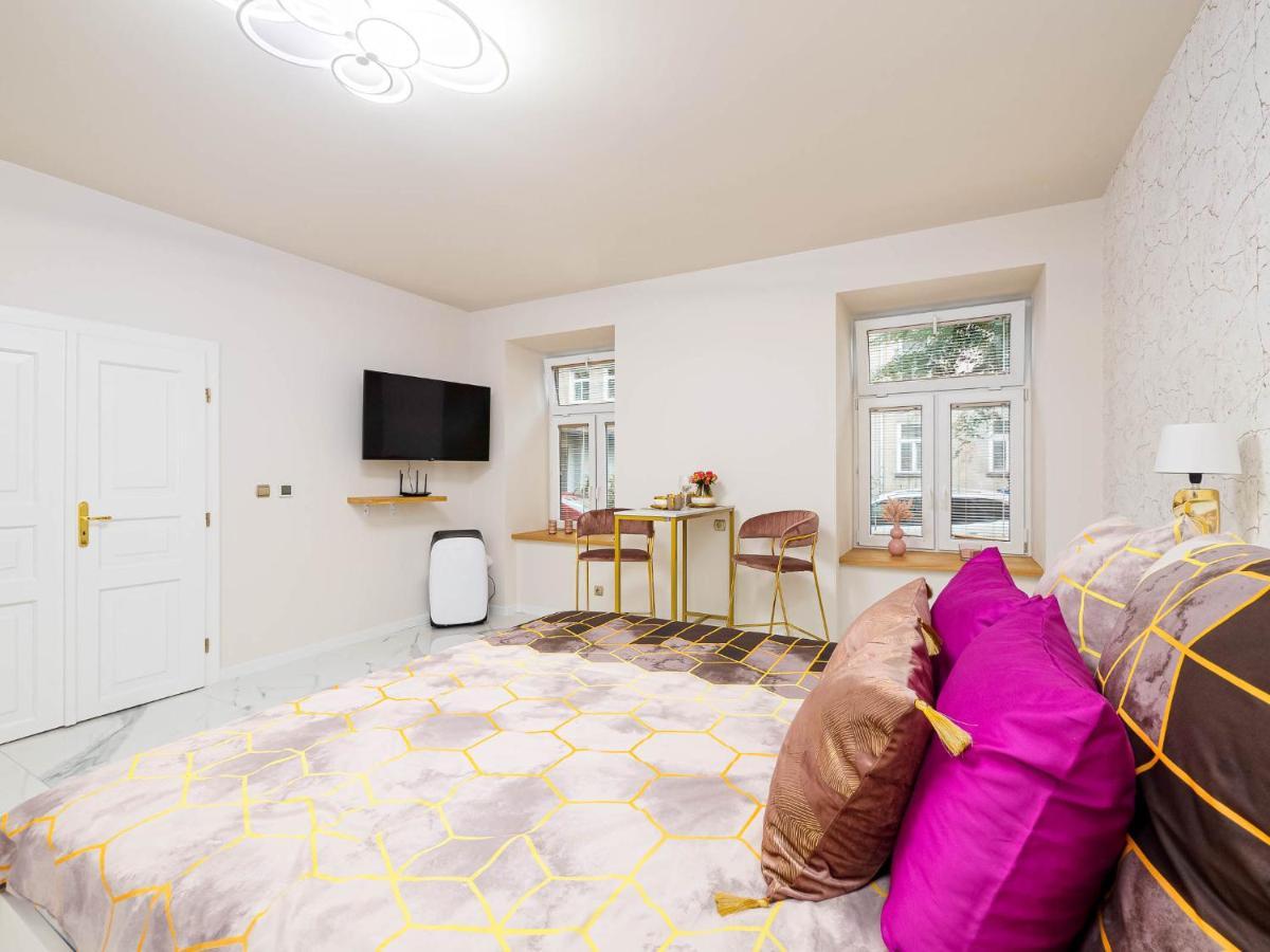 Apartament Gold Aleja Nmp 8 - Free Parking Czestochowa Exterior photo